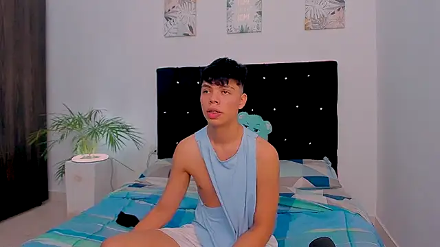 Zacktorres  online show from October 4, 2025, 6:17 pm