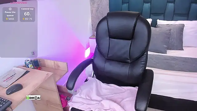 Snapshot of Bellavelvet_1 chatting on September 25, 2025, 3:54 am Bellavelvet 1 online show from September 25, 2025, 3:54 am