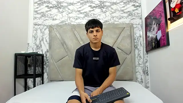 Snapshot of Logan_Jhonson chatting on September 20, 2025, 2:23 am Logan Jhonson online show from September 20, 2025, 2:23 am