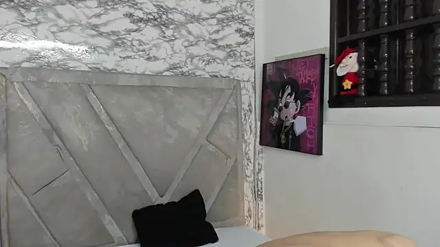 Snapshot of Logan_Jhonson chatting on October 14, 2025, 3:18 am Logan Jhonson online show from October 14, 2025, 3:18 am