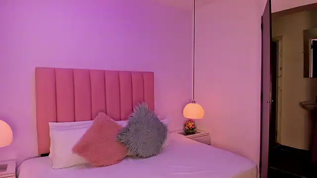 Snapshot of Amy_Ferreira chatting on October 8, 2025, 3:26 am Amy Ferreira online show from October 8, 2025, 3:26 am