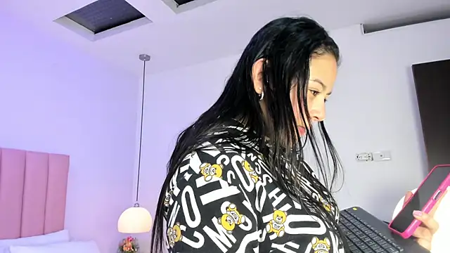 Snapshot of Amy_Ferreira chatting on October 24, 2025, 11:12 pm Amy Ferreira online show from October 24, 2025, 11:12 pm