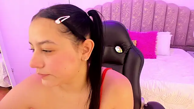 Amy Ferreira online show from January 19, 2026, 4:05 am