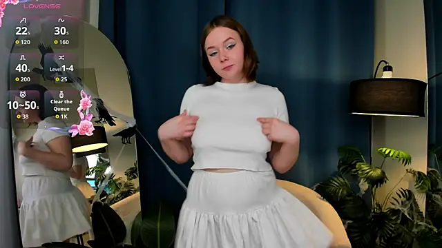 Sophi X online show from October 28, 2025, 2:20 pm