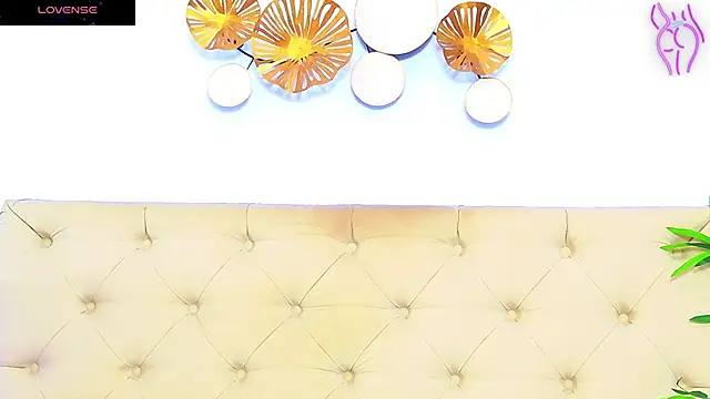 CoraVex online show from September 30, 2025, 4:28 am