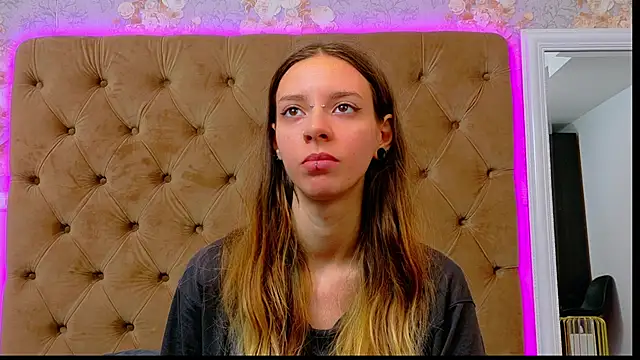 CoraVex online show from June 12, 2026, 3:49 am