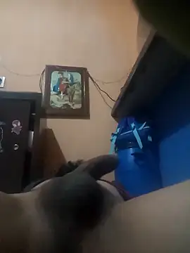 cesarin3535 online show from February 26, 2026, 10:36 am