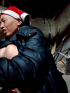 Snapshot of donna-bae chatting on February 8, 2026, 10:35 pm donna-bae online show from February 8, 2026, 10:35 pm