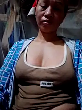 Snapshot of donna-bae chatting on February 19, 2026, 9:55 pm donna-bae online show from February 19, 2026, 9:55 pm