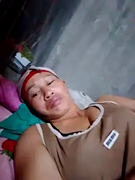 Snapshot of donna-bae chatting on February 22, 2026, 10:41 pm donna-bae online show from February 22, 2026, 10:41 pm