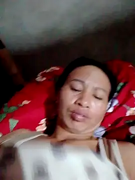 Snapshot of donna-bae chatting on March 3, 2026, 9:21 pm donna-bae online show from March 3, 2026, 9:21 pm