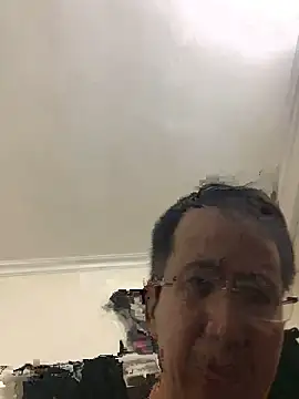 Snapshot of MaiHoang2k chatting on October 6, 2025, 2:47 pm MaiHoang2k online show from October 6, 2025, 2:47 pm