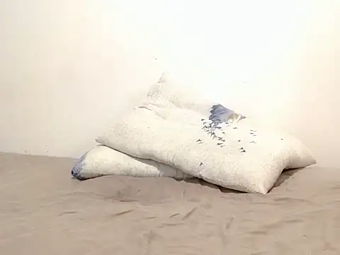 massive booty25 online show from September 19, 2025, 7:58 pm