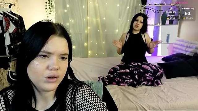 LoNik Tvvins online show from October 3, 2025, 12:46 pm