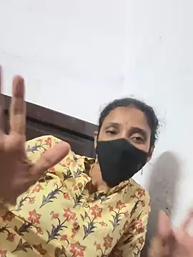 sweetreddy-02 online show from October 12, 2025, 3:22 pm