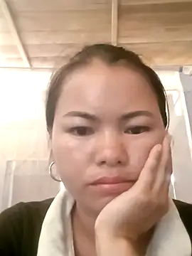 Snapshot of emly-xinh18 chatting on September 23, 2025, 6:05 am emly-xinh18 online show from September 23, 2025, 6:05 am