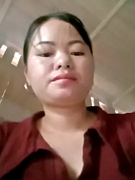 Snapshot of emly-xinh18 chatting on October 1, 2025, 12:49 am emly-xinh18 online show from October 1, 2025, 12:49 am