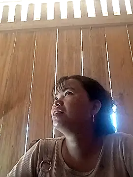 Snapshot of emly-xinh18 chatting on October 19, 2025, 8:15 am emly-xinh18 online show from October 19, 2025, 8:15 am