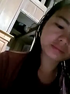 Snapshot of emly-xinh18 chatting on October 21, 2025, 11:22 am emly-xinh18 online show from October 21, 2025, 11:22 am