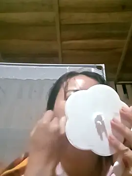 Snapshot of emly-xinh18 chatting on October 25, 2025, 12:34 pm emly-xinh18 online show from October 25, 2025, 12:34 pm