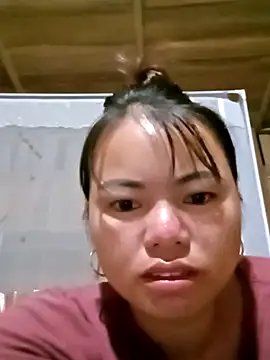 Snapshot of emly-xinh18 chatting on October 27, 2025, 12:20 pm emly-xinh18 online show from October 27, 2025, 12:20 pm