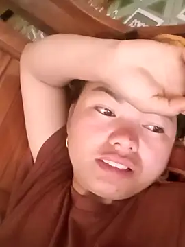 Snapshot of emly-xinh18 chatting on October 28, 2025, 7:01 am emly-xinh18 online show from October 28, 2025, 7:01 am