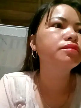 Snapshot of emly-xinh18 chatting on October 29, 2025, 9:38 pm emly-xinh18 online show from October 29, 2025, 9:38 pm