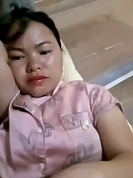 Snapshot of emly-xinh18 chatting on October 31, 2025, 2:01 am emly-xinh18 online show from October 31, 2025, 2:01 am