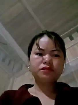 Snapshot of emly-xinh18 chatting on October 31, 2025, 9:49 pm emly-xinh18 online show from October 31, 2025, 9:49 pm