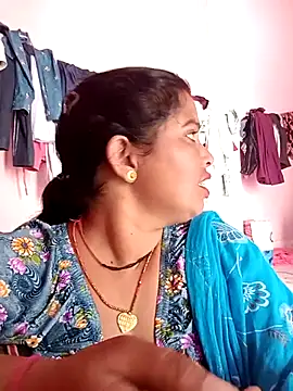 Snapshot of Hott_locky chatting on October 6, 2025, 5:49 am Hott locky online show from October 6, 2025, 5:49 am