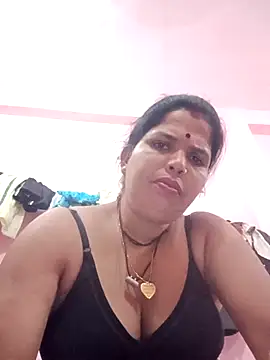 Snapshot of Hott_locky chatting on October 15, 2025, 4:07 pm Hott locky online show from October 15, 2025, 4:07 pm