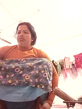 Snapshot of Hott_locky chatting on November 7, 2025, 12:32 am Hott locky online show from November 7, 2025, 12:32 am