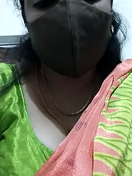 Snapshot of hottamil_honey_couples chatting on September 30, 2025, 12:37 am hottamil honey couples online show from September 30, 2025, 12:37 am