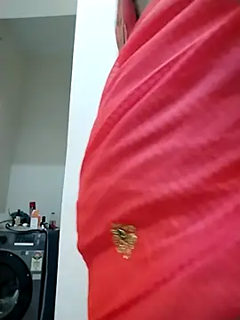 Snapshot of hottamil_honey_couples chatting on October 24, 2025, 10:11 am hottamil honey couples online show from October 24, 2025, 10:11 am