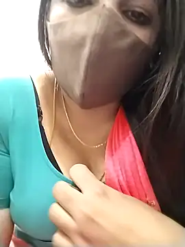 Snapshot of hottamil_honey_couples chatting on October 29, 2025, 10:11 pm hottamil honey couples online show from October 29, 2025, 10:11 pm