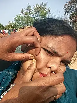 Hot Shredha online show from December 1, 2025, 8:08 am