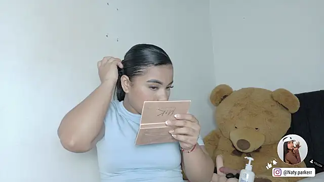 Natashaparker   online show from May 8, 2026, 8:47 pm