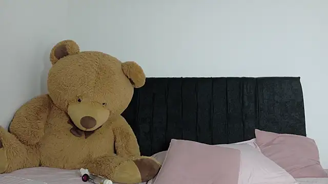 Natashaparker   online show from June 11, 2026, 4:21 am
