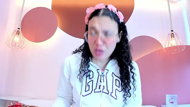 SweetStarr  online show from September 29, 2025, 12:54 pm