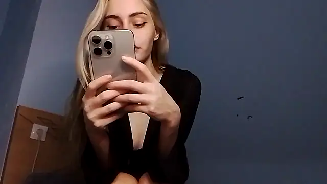 lesyawhite online show from November 2, 2025, 6:54 pm