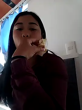 ShanelMonroe online show from September 25, 2025, 4:43 pm