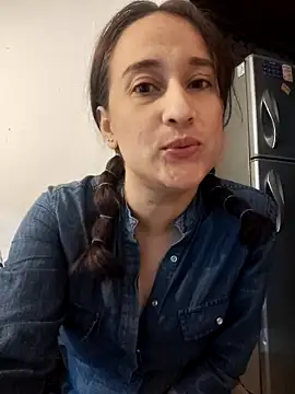 Snapshot of valery506 chatting on April 12, 2026, 9:42 pm valery506 online show from April 12, 2026, 9:42 pm