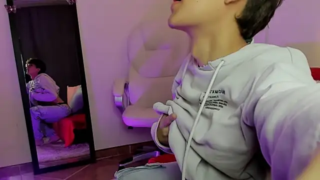 bellmontneon online show from September 24, 2025, 11:13 am