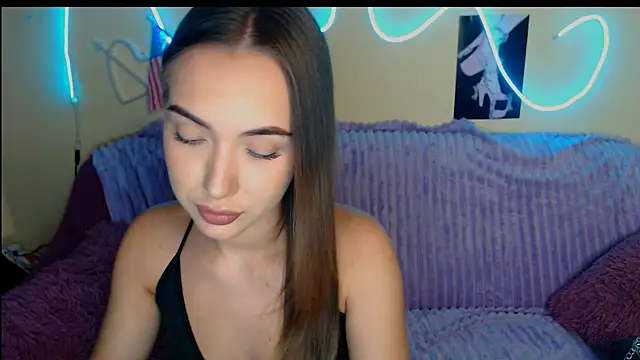 Snapshot of Mia_cutie77 chatting on September 20, 2025, 9:32 am Mia cutie77 online show from September 20, 2025, 9:32 am