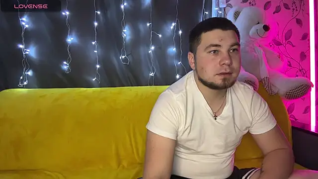 Snapshot of coupleinspire chatting on November 27, 2025, 8:55 pm coupleinspire online show from November 27, 2025, 8:55 pm