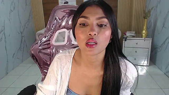 Snapshot of lissandra_s chatting on October 18, 2025, 8:31 pm lissandra s online show from October 18, 2025, 8:31 pm