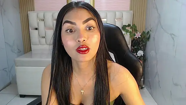 Snapshot of lissandra_s chatting on November 18, 2025, 8:35 pm lissandra s online show from November 18, 2025, 8:35 pm