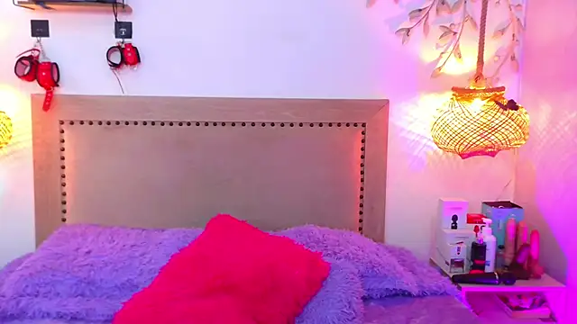 Daphnee-x online show from September 19, 2025, 11:44 am