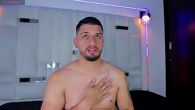 Snapshot of Jacob19_ chatting on September 24, 2025, 11:35 am Jacob19 online show from September 24, 2025, 11:35 am