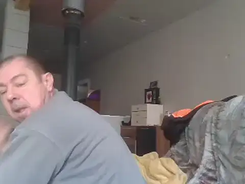 hugoboys4576 online show from December 17, 2025, 11:27 am